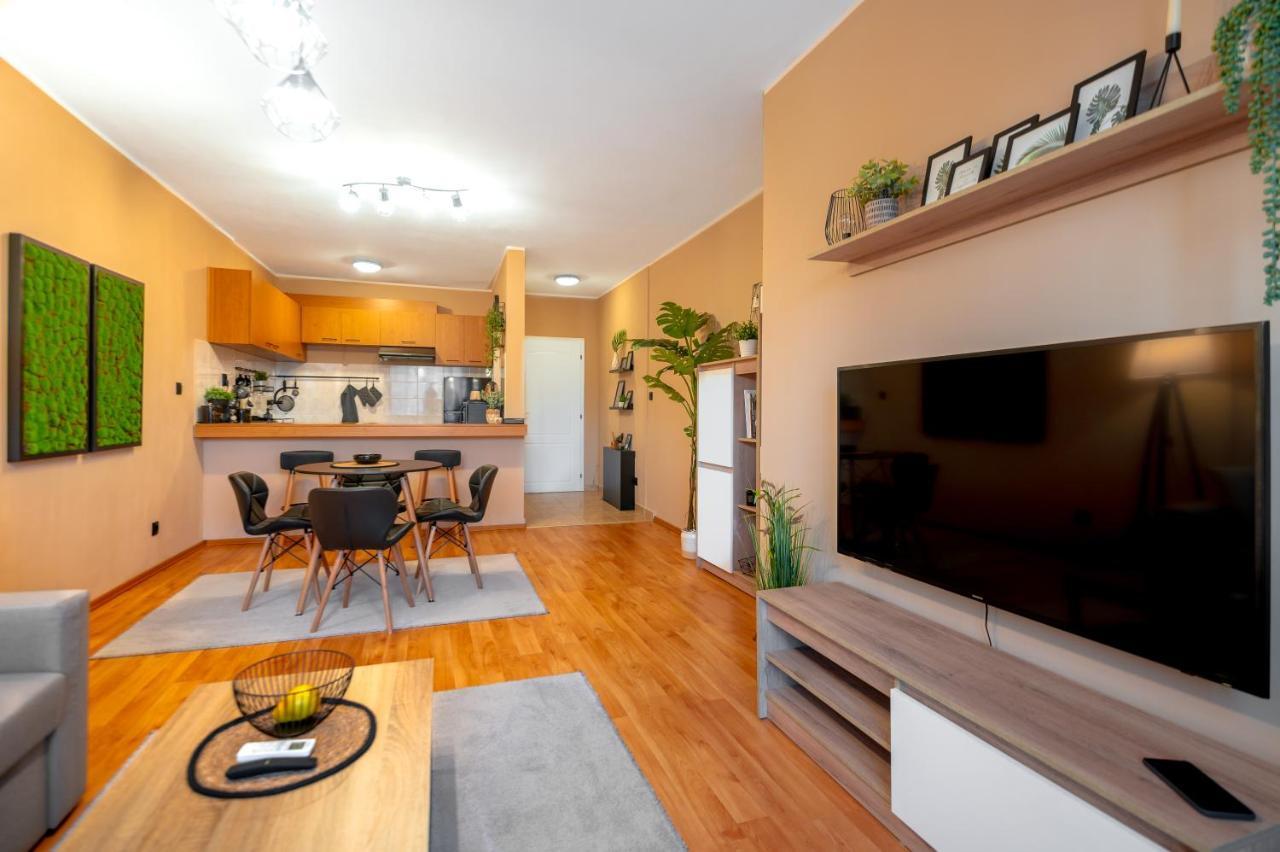 Cosy Green Apt Close To Macedonia Square Sofia Extérieur photo
