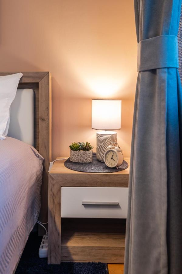 Cosy Green Apt Close To Macedonia Square Sofia Extérieur photo