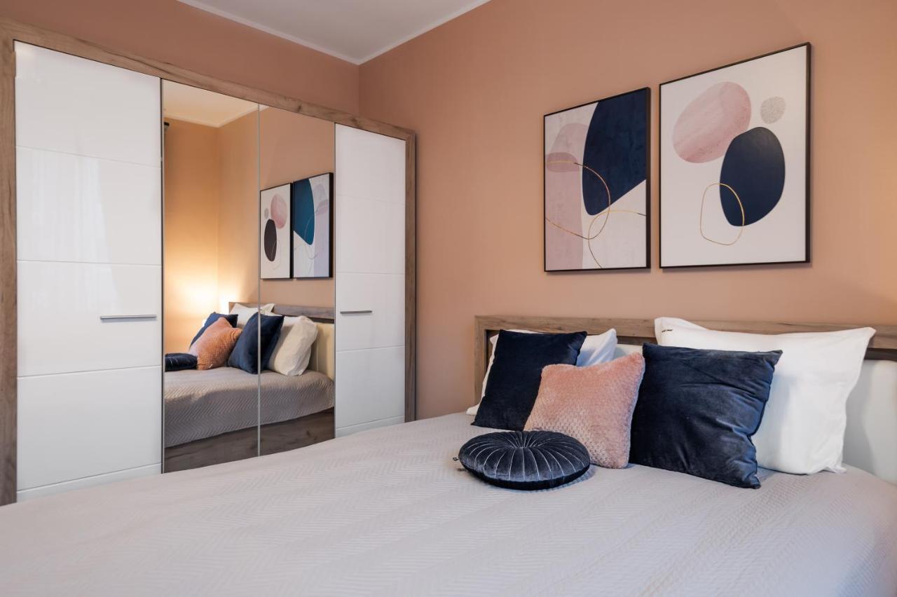 Cosy Green Apt Close To Macedonia Square Sofia Extérieur photo