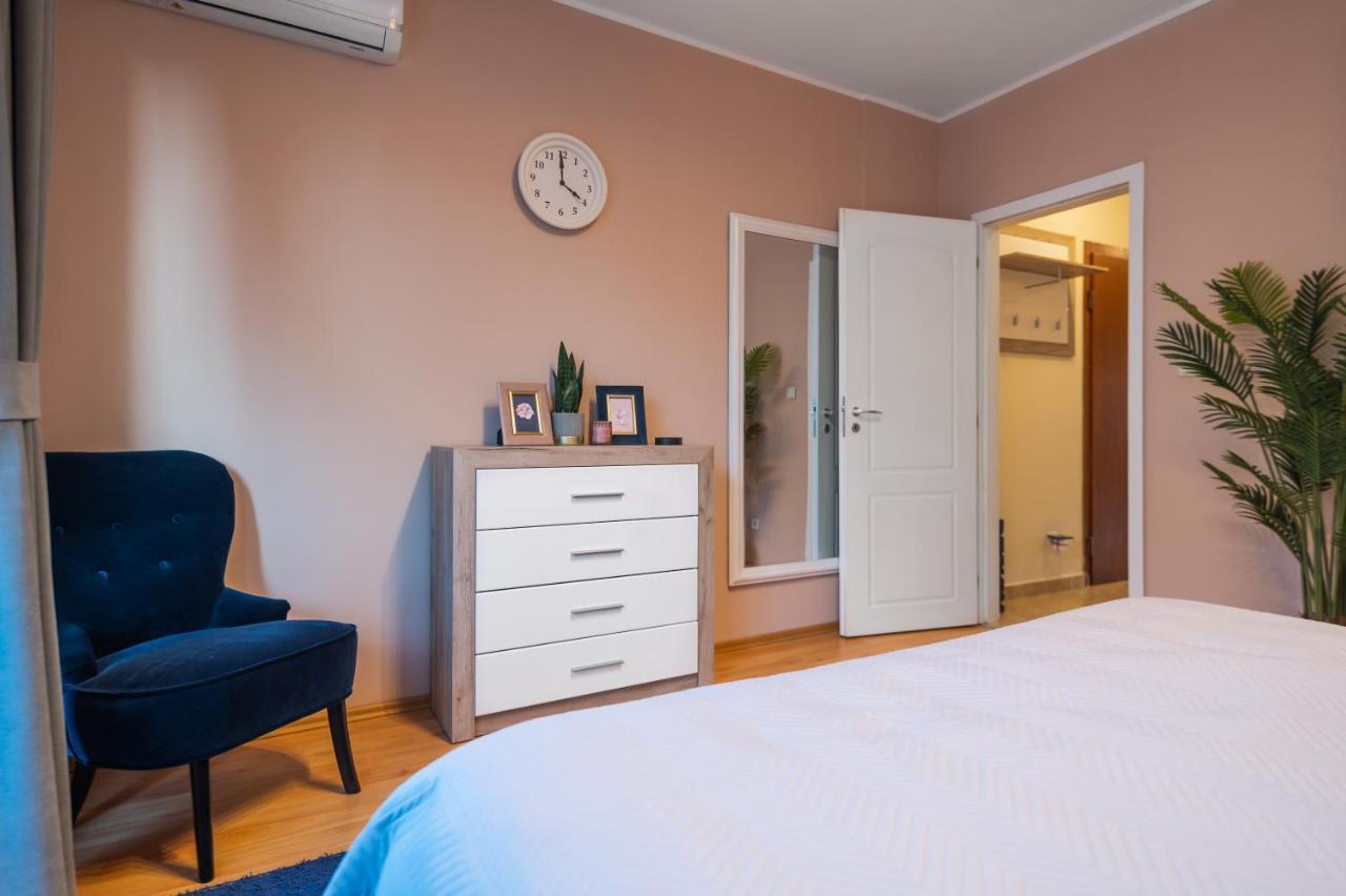 Cosy Green Apt Close To Macedonia Square Sofia Extérieur photo